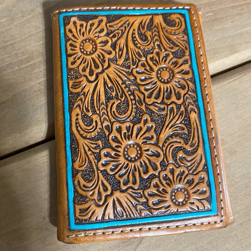 Ariat wallet, only used a handful of times.
